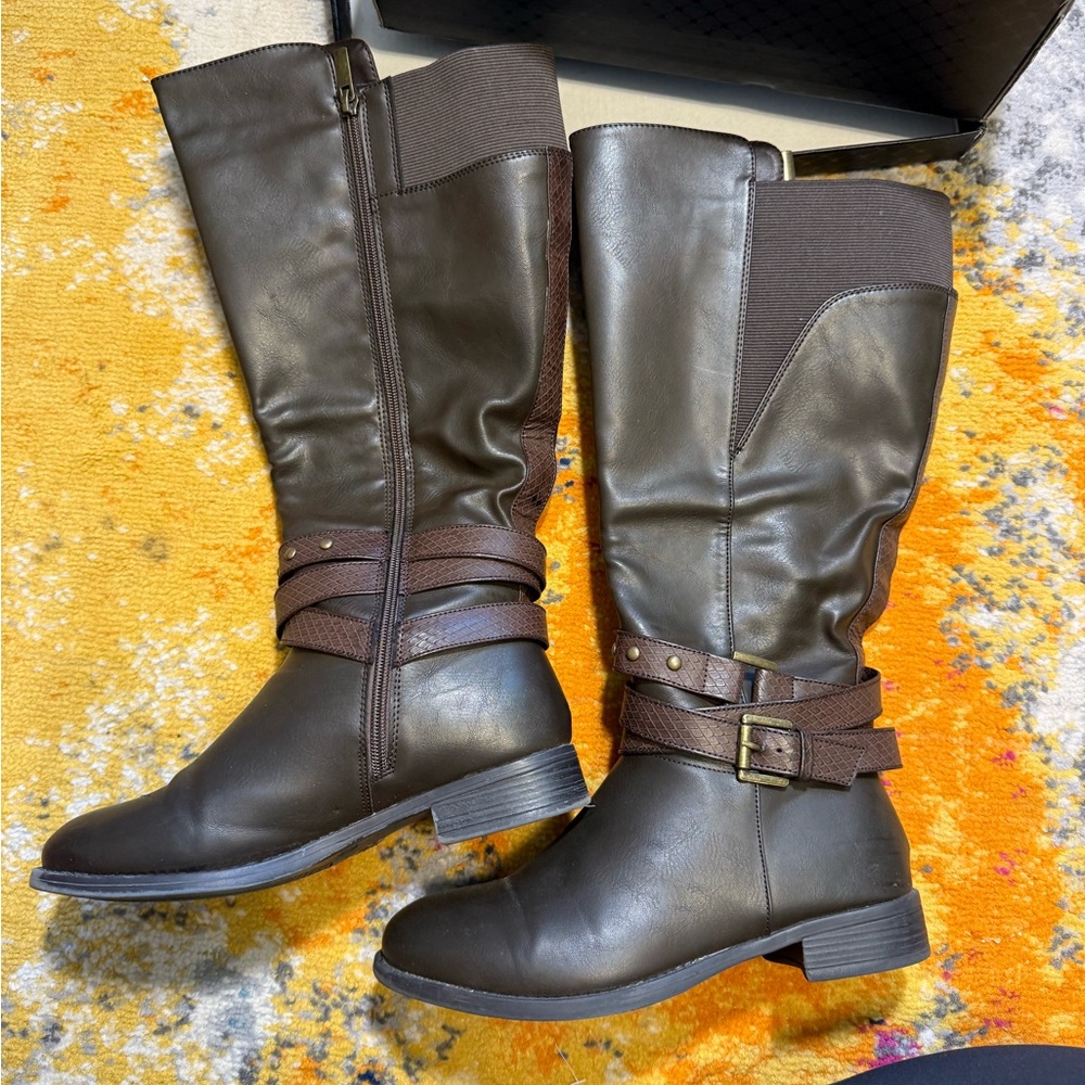 DSW Brown Leather Knee-High Women's Boots 7 WIDE CALF